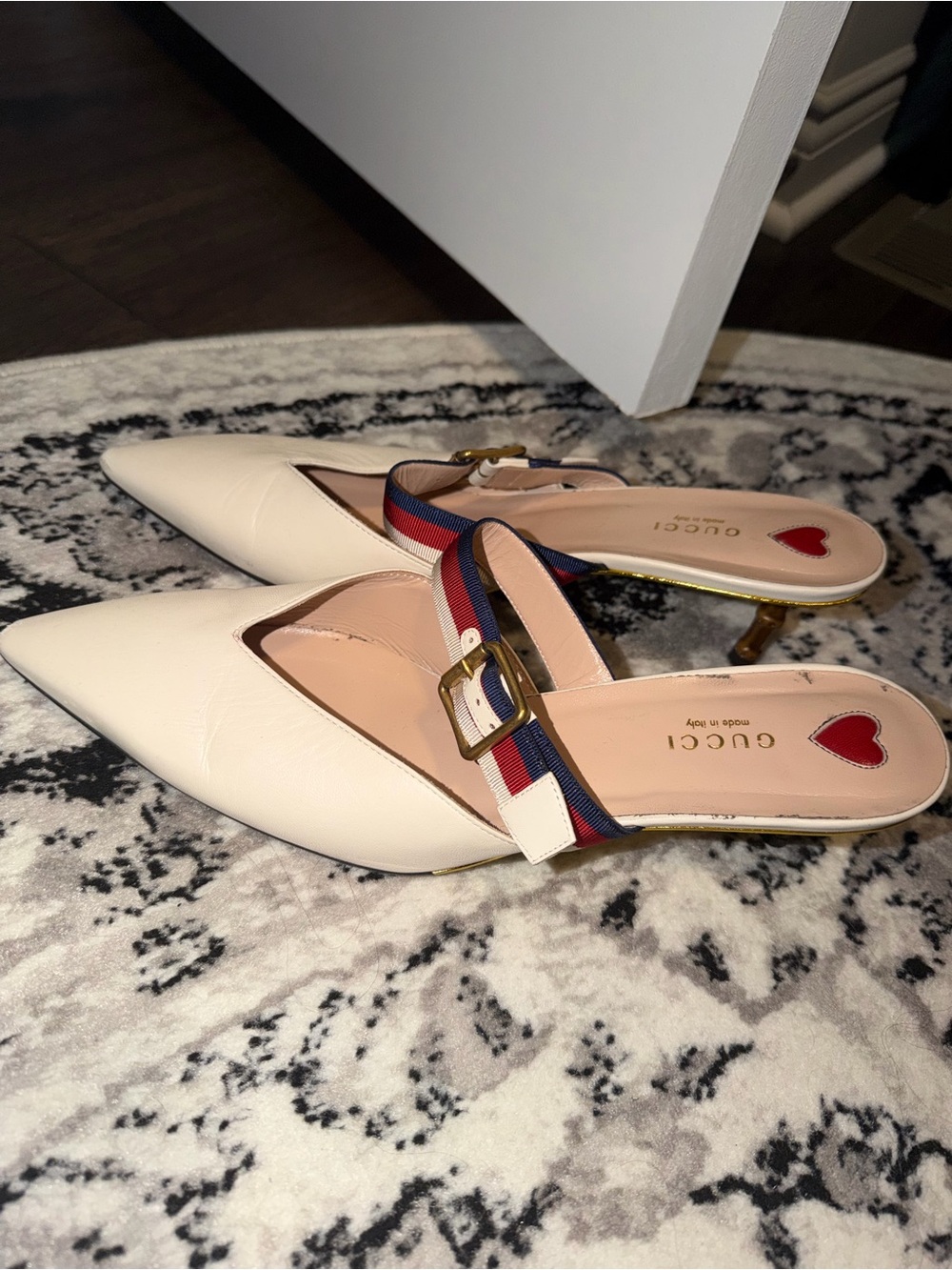 Gucci Cream Pointed Leather Mule with Red & Blue Ribbon Strap